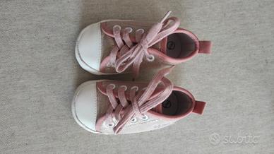 Scarpe neonata 18