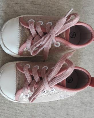 Scarpe neonata 18