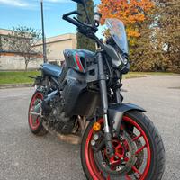 MT-09 Storm Fluo + bauletto originale