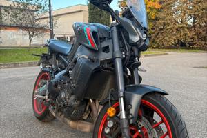 MT-09 Storm Fluo + bauletto originale