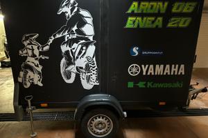 Carrello portamoto chiuso