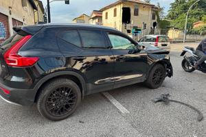 VOLVO XC40 CORE