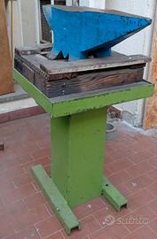 Incudine  in Acciaio 67cm per  Lavorazione Metalli