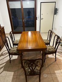 Tavolo con sedie