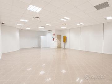 NEGOZIO A ALBA ADRIATICA