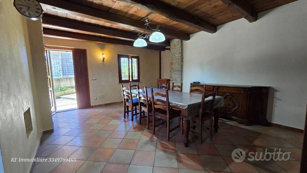 Rustico / Casale di 70 m² con 3 locali a Pratiglio - Altro