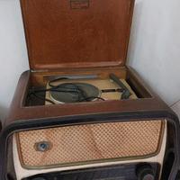 Radio con giradischi antico anni 50
