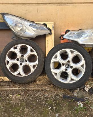 Cerchi in lega e fari Citroën c3