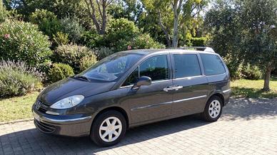 Peugeto 807