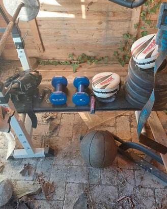 Attrezzi palestra e corpo libero