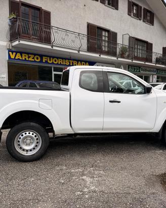 Nissan Navara 2.3 dCi 4WD King Cab Acenta