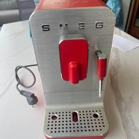 macchina del caffè SMEG ROSSA
