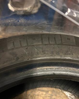 Gomme Invernali Momo 185/55 R15