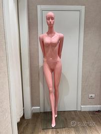 Manichino donna snodabile con base