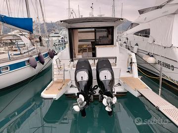 Sealine C330V