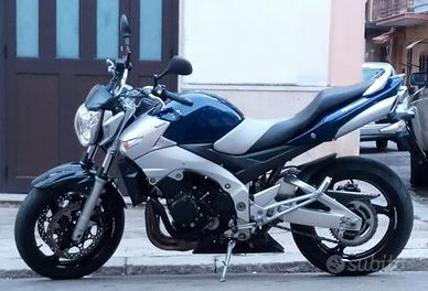 Suzuki GSR 600  3.681 Km