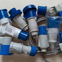 Spine ed adattatori 220V a tre poli (n°10 pezzi)
