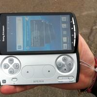 sony ericcson xperia play black