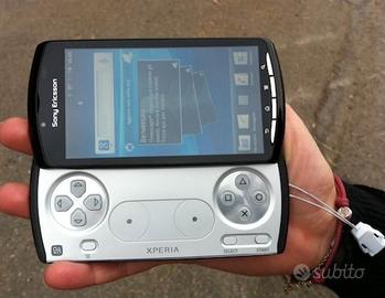 sony ericcson xperia play black