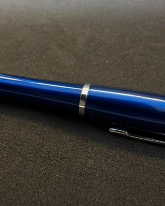 PARKER STILOGRAFICA IN LACCA BLU
