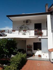 Porzione villa bifamiliare