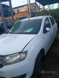 DACIA SANDERO RICAMBI USATI