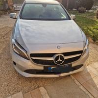  Mercedes - Benz  Classe A 180d