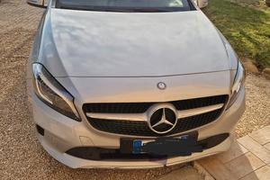  Mercedes - Benz  Classe A 180d