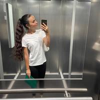 Commessa, addetta alle vendite