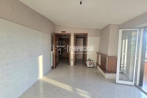 APPARTAMENTO 4 VANI CON TERRAZZO