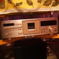 Teac v8000s