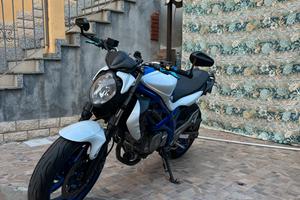 Suzuki gladius 650 A2