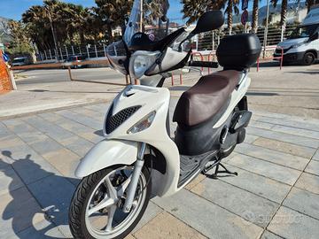 Suzuki sixteen 150