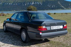 Mercedes w124 200E