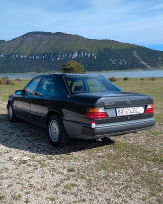 Mercedes w124 200E