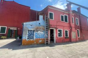 Casa Singola da Restaurare al Centro dell'Isola di