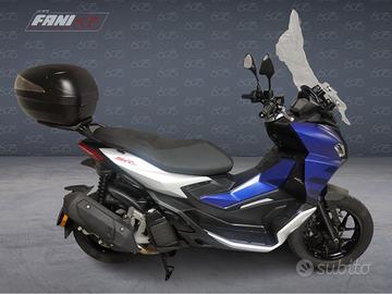 APRILIA SR GT 125 -