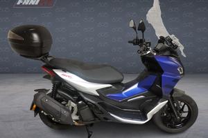 APRILIA SR GT 125 -