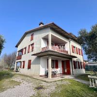 Casa indipendente libera su 4 lati con ampio spazi