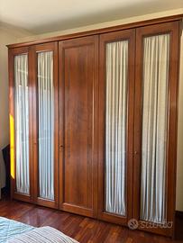 Armadio in legno massello noce 5 ante
