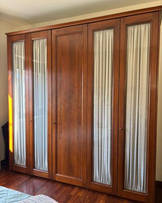 Armadio in legno massello noce 5 ante