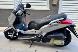 Yamaha.  X-max 250