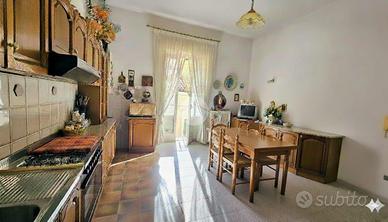 6 LOCALI A MONTESARCHIO