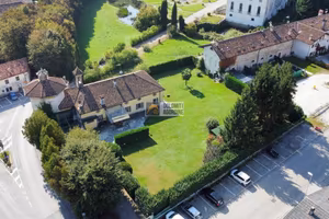 Villa di 362 m² con più di 5 locali e box auto a P