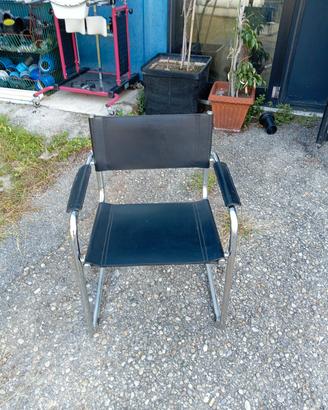 poltrona a sbalzo stile Bauhaus anni 70 