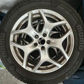 Gomme invernali 235 60 18 con cerchi Stelvio