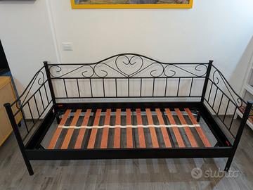 Tavolo e struttura divano letto singolo