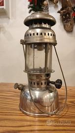 Affascinante base per lume a petrolio (o olio) da 