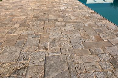 Basoli in pietra di recupero selezionati