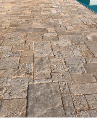 Basoli in pietra di recupero selezionati